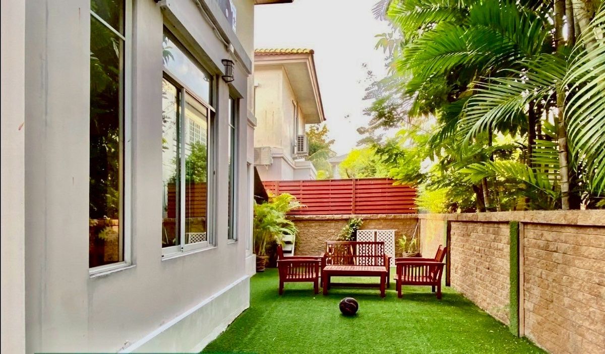 ขายบ้านพัฒนาการ ศรีนครินทร์ : บ้านเดี่ยว 2 ชั้น พร้อมเฟอร์นิเจอร์ทั้งหลัง พร้อมอยู่ได้ทันที ตั้งอยู่ในโครงการ The Plant พัฒนาการ ซอย 38 ใกล้ทางด่วนพัฒนาการ และเชื่อมต่อถนนศรีนครินทร์-สุขุมวิทได้สะดวก