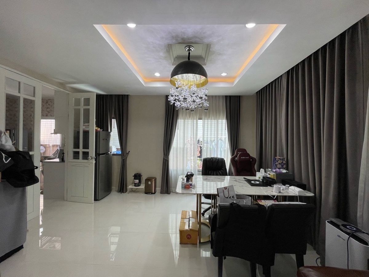 HousePattanakan, Srinakarin : Luxury house for sale, Phatthanakan 38 with 6% ROI tenant