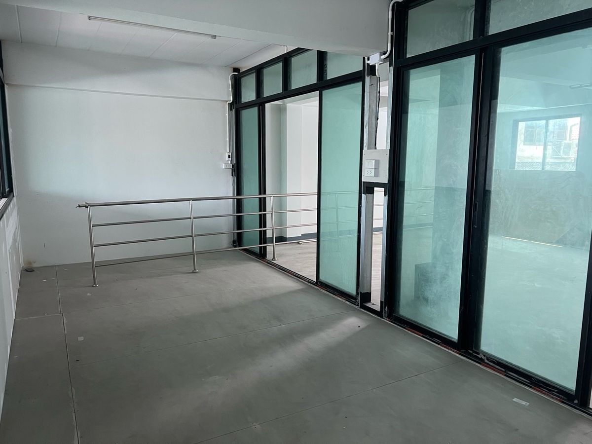 ขายทาวน์โฮมพุทธมณฑล ศาลายา : 9.9ล้านบาท.-ขายตามสภาพด่วน!ต่ำกว่าราคาตลาด3ล้านบาท ติดถนน ตรงข้ามศาลาธรรมสพน์ ซอยน์22 พุทธมณฑลสาย2 