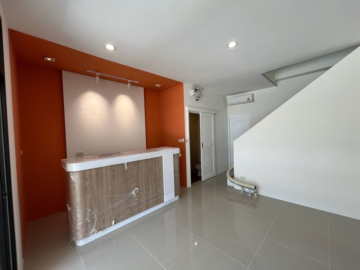 ให้เช่าโฮมออฟฟิศพระราม 3 สาธุประดิษฐ์ : ปล่อยเช่า โมเดิร์น โฮมออฟฟิศ สตูดิโอ ริมถนนใหญ่ พระราม 3 - รัชดาภิเษก แขวงบางโพงพาง เขตยานนาวา กรุงเทพมหานคร | จอดรถได้ 4 คัน | จดทะเบียนบริษัท หรือเช่าทำธุรกิจเชิงพาณิชย์ได้