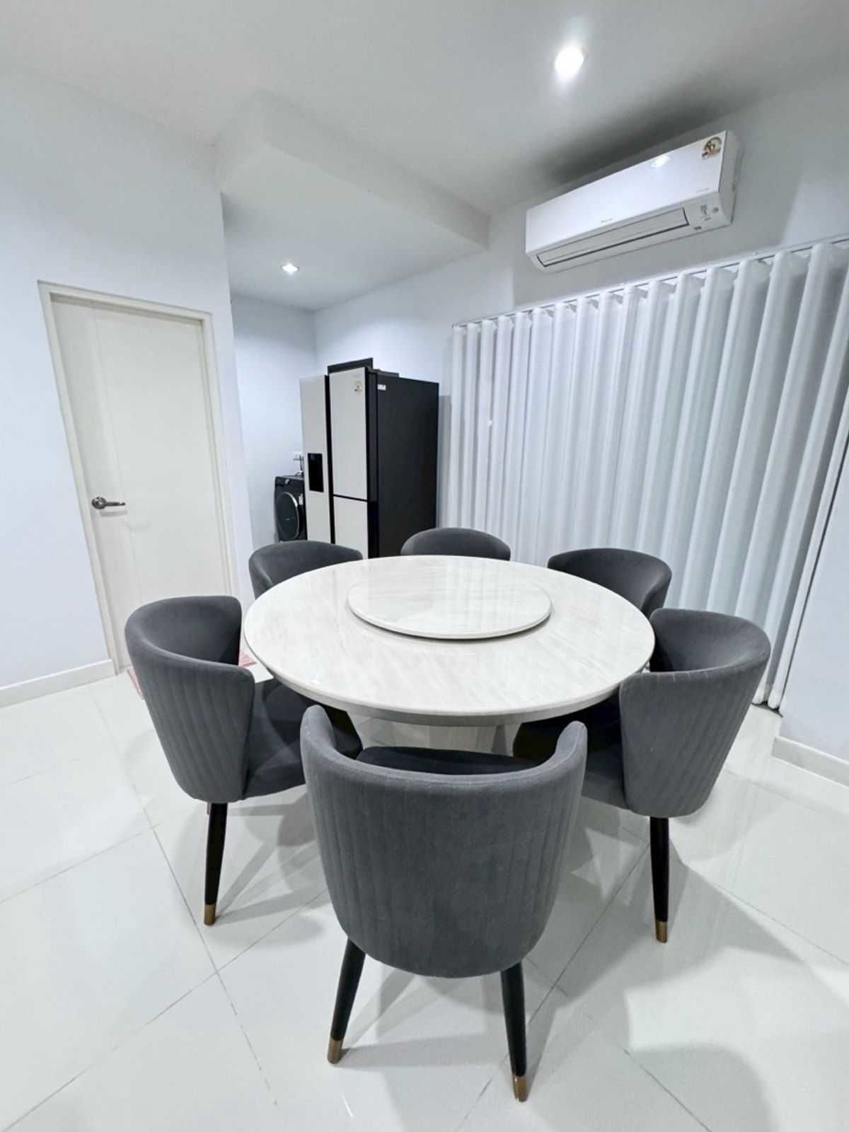 For RentTownhomeMin Buri, Romklao : Townhouse for rent ✨ Baan Klang Muang Rama 9-Krungthep Kreetha ✨ 2 bedrooms, 2 bathrooms, fully furnished and equipped with appliances.