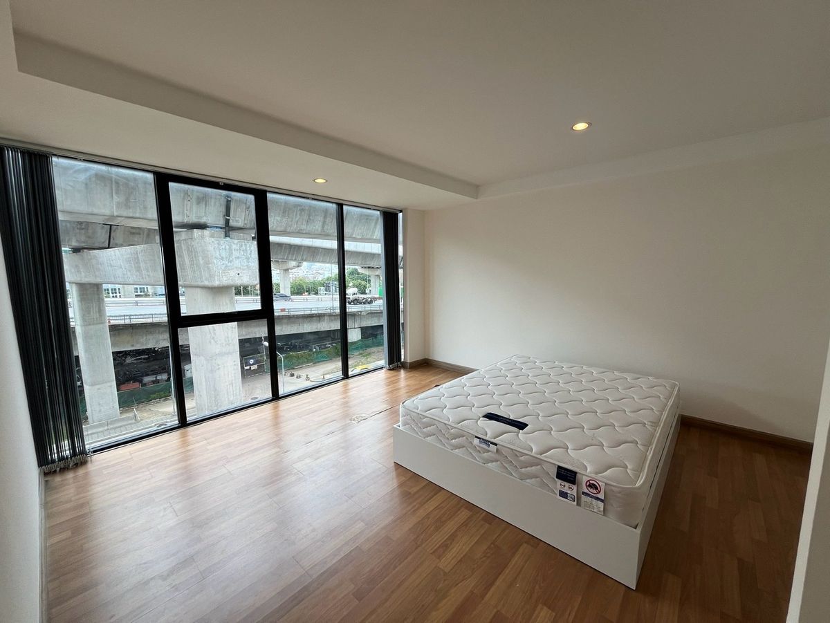 ให้เช่าโฮมออฟฟิศพระราม 3 สาธุประดิษฐ์ : ปล่อยเช่า โมเดิร์น โฮมออฟฟิศ สตูดิโอ ริมถนนใหญ่ พระราม 3 - รัชดาภิเษก แขวงบางโพงพาง เขตยานนาวา กรุงเทพมหานคร | จอดรถได้ 4 คัน | จดทะเบียนบริษัท หรือเช่าทำธุรกิจเชิงพาณิชย์ได้