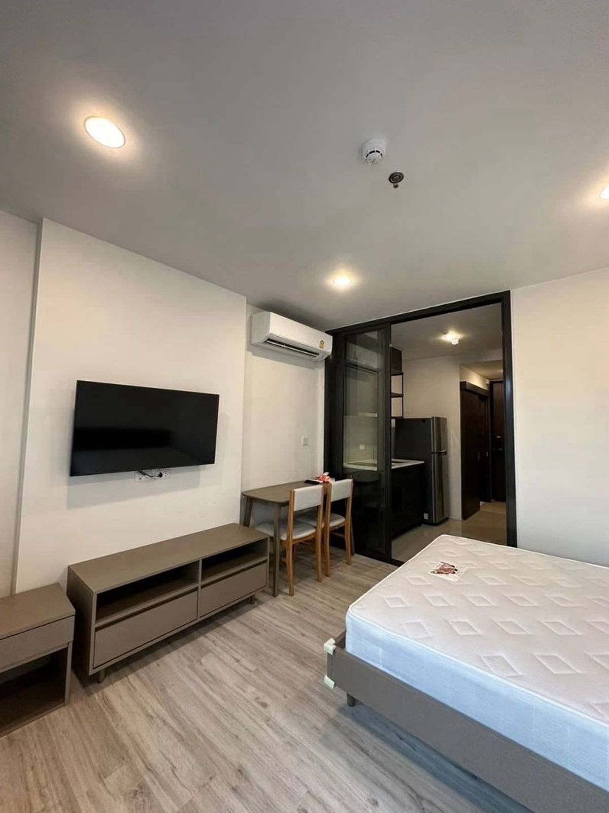 For RentCondoRatchadapisek, Huaikwang, Suttisan : Condo for rent for rent a condo XT Huaykwang ready to move in. Interested, contact Line @goodmanpro or call 0999029192.
