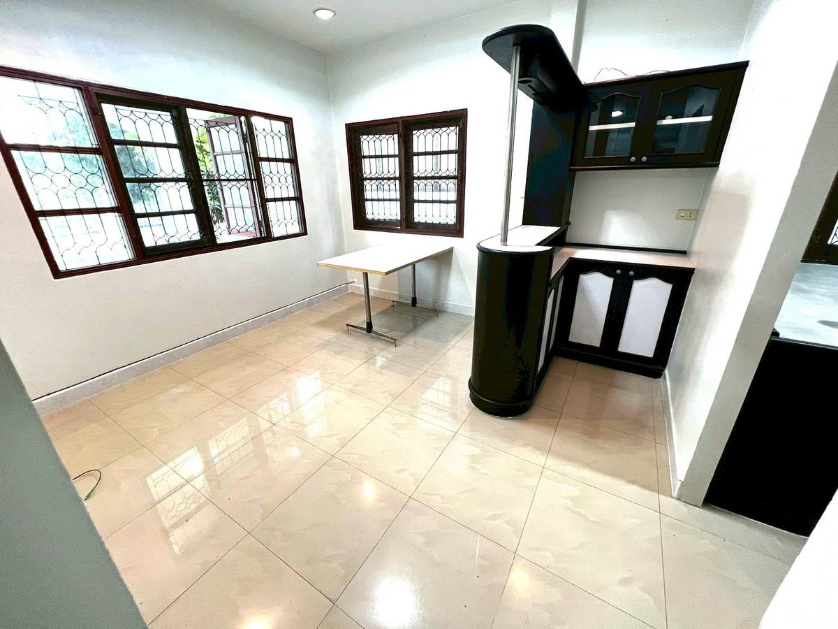 For RentHouseChaengwatana, Muangthong : 3bedroom house in Soi Chaengwattana-Pak Kret 19, behind the Software Park building, opposite Central Chaengwattana.