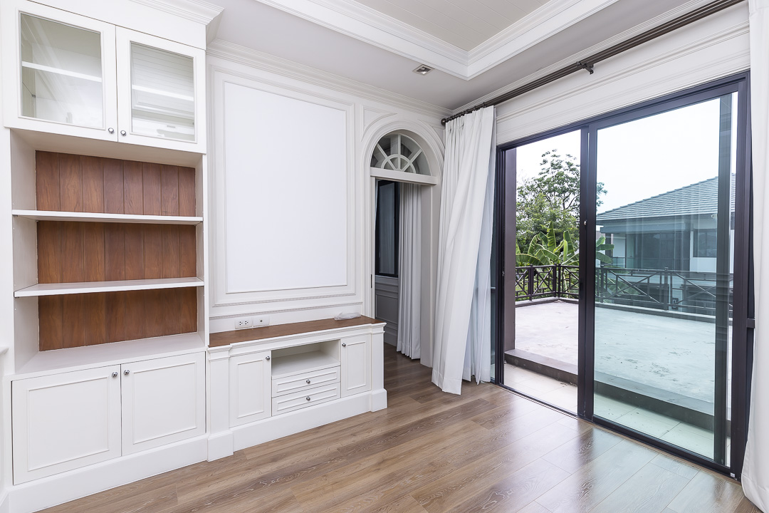 For RentHouseNawamin, Ramindra : 🔥For urgent rent+🔥Setthasiri Watcharapol, near Fashion Island and Central Ramintra, fully furnished, ready to move in