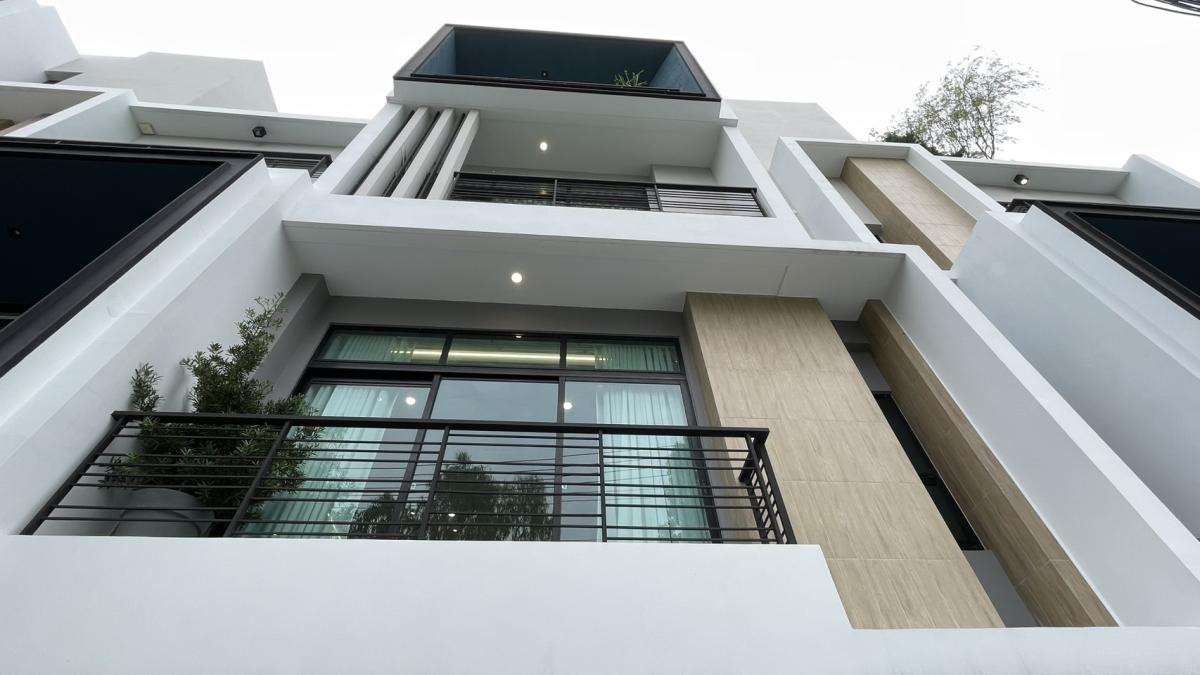 For SaleTownhomeYothinpattana,CDC : 🔥Urgent Sale + 🔥Townhome “Nirvana DEFINE“ Ekkamai-Ramintra (Model home, fully furnished, ready to move in, next to swimming pool and common area)