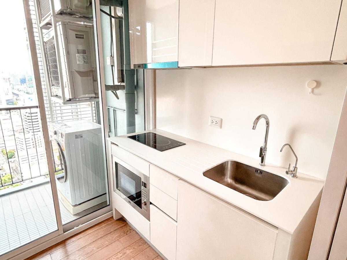 ให้เช่าคอนโดลาดพร้าว เซ็นทรัลลาดพร้าว : 🔥ให้เช่าด่วน🔥 เดอะ เซนต์ เรสิเดนเซส ห้องใหม่มาก เฟอร์นิเจอร์และตกแต่งหรูหราน่าอยู่มาก ติดรถไฟฟ้า เดินทางสะดวก