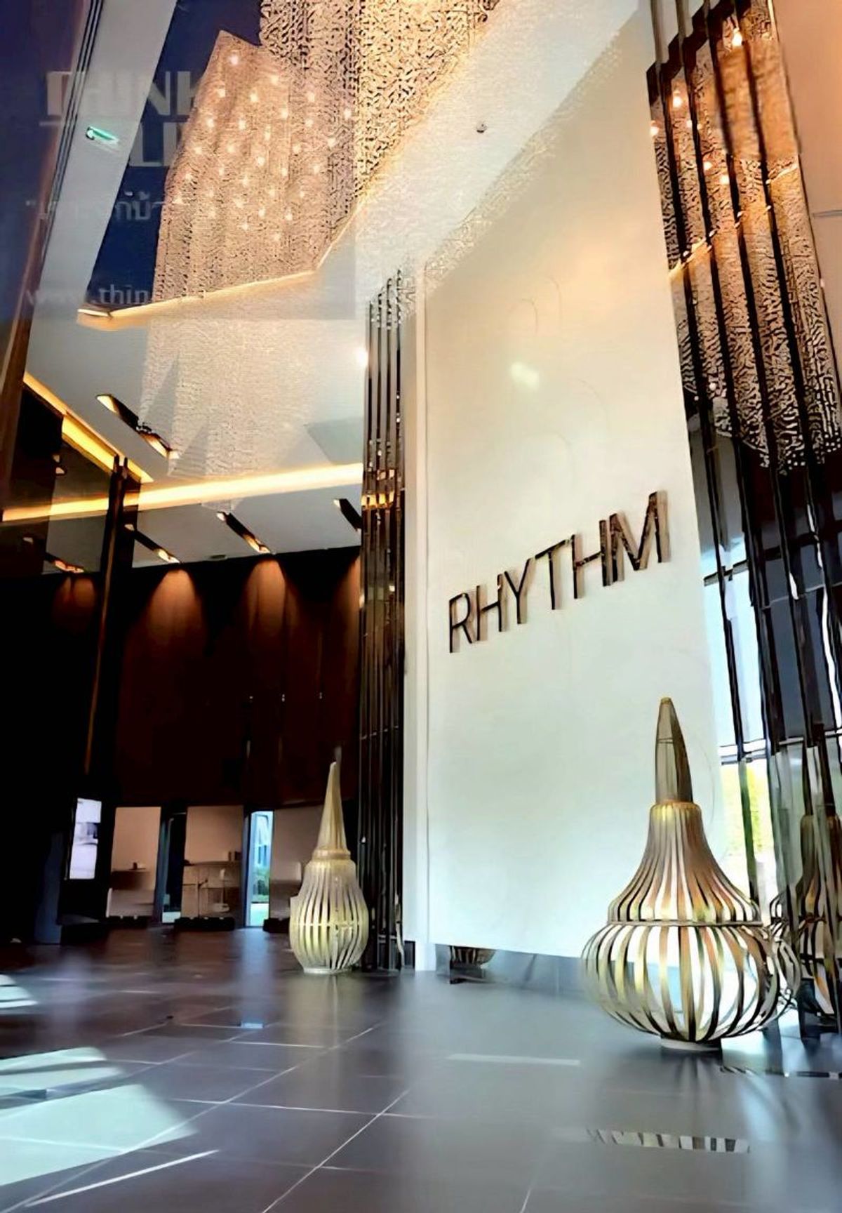 ขายคอนโดสาทร นราธิวาส : ขาย คอนโด Rhythm สาทร ขนาด 2 ห้องนอน ตึก North ชั้น 27 ใกล้ BTS ตากสิน พร้อมอยู่ Fully Furnished เขตสาทร กรุงเทพมหานคร