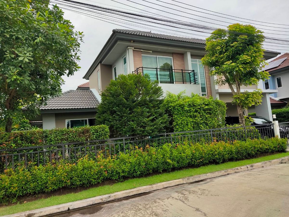 ให้เช่าบ้านปทุมธานี รังสิต ธรรมศาสตร์ : บ้านมุมสวยมาก Life Bangkok Boulevard รังสิต คลอง3 บ้านสวย ร่มรื่น พร้อมเฟอนิเจ้อ สอบถามนัดชมได้ครับ