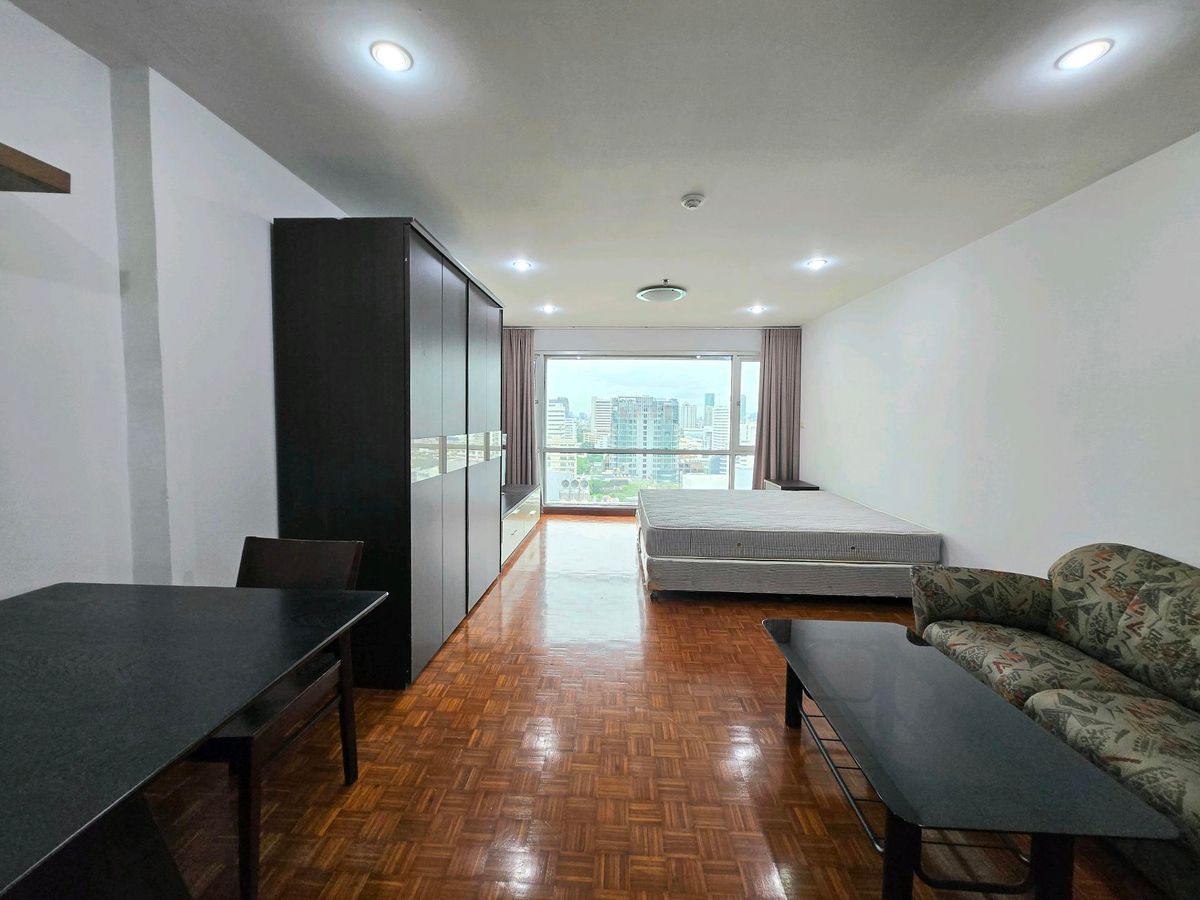 For RentCondoNana, North Nana,Sukhumvit13, Soi Nana : 🚶‍♂️600m to bts-nana💚🚄