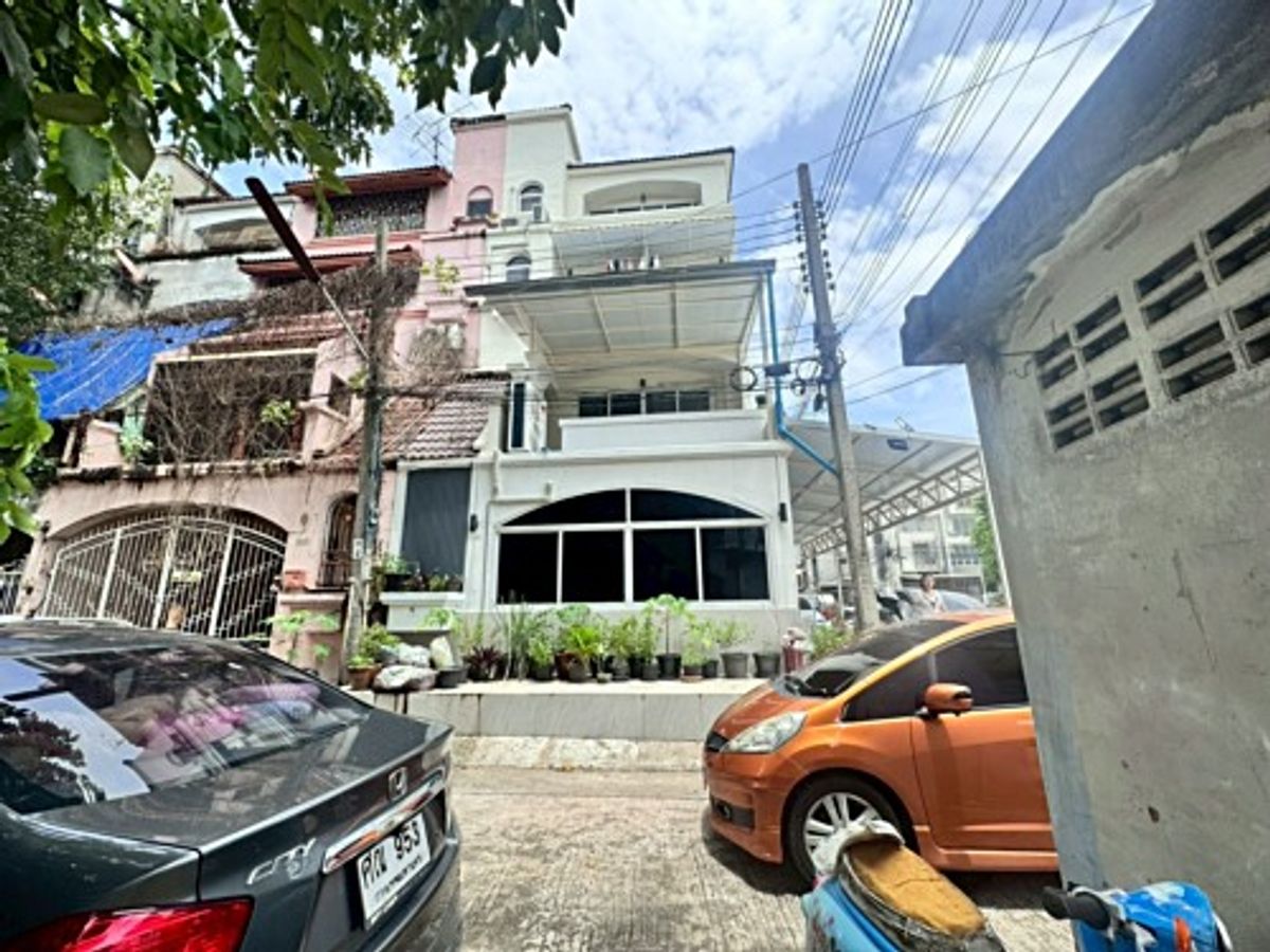 For SaleHome OfficeLadkrabang, Suwannaphum Airport : Selling a 4 -story commercial building in Soi Srinakarin 40, new renovated price, great value, only 7.2 million baht (N.1803)