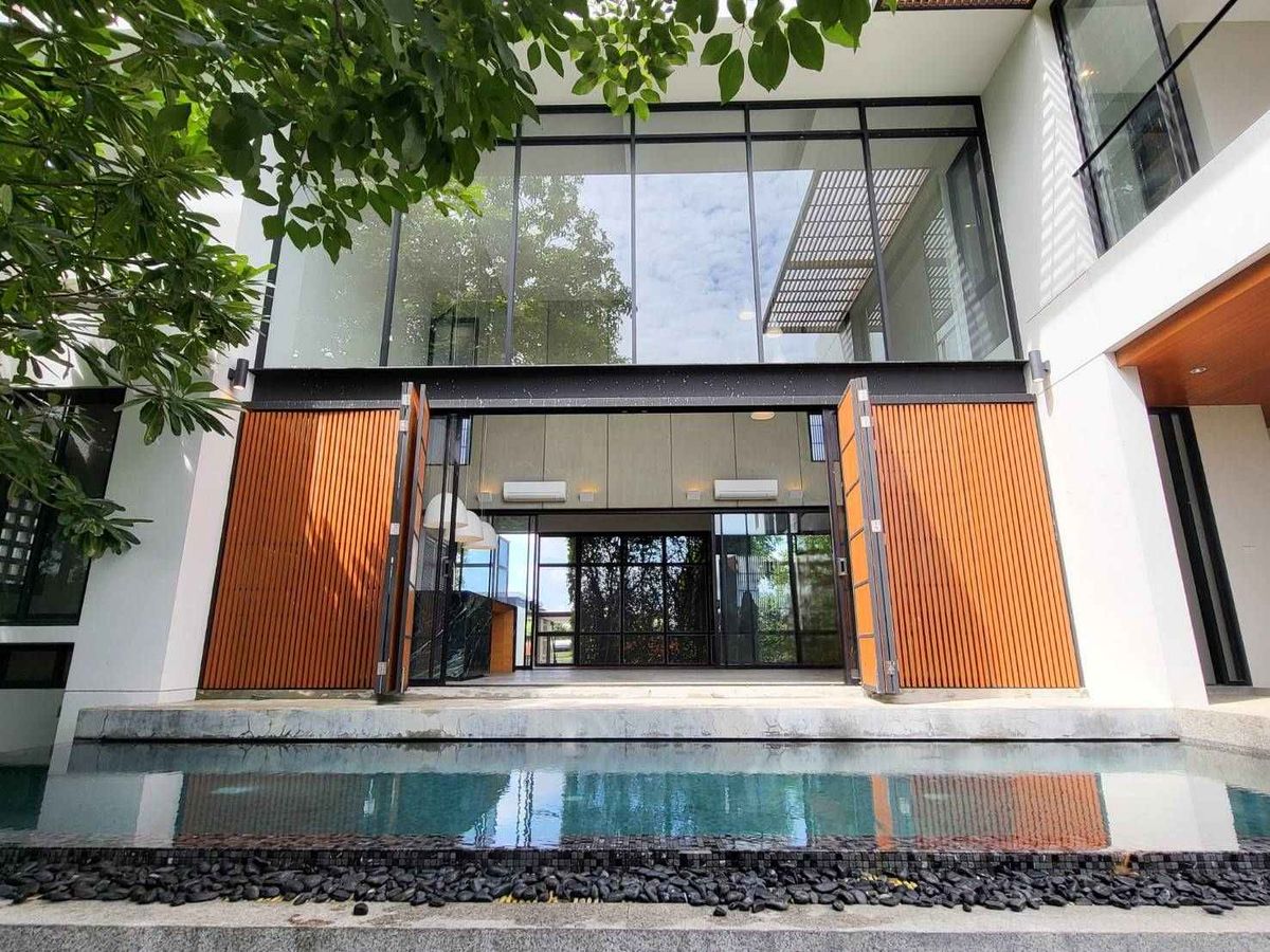 For SaleHousePinklao, Charansanitwong : Sale a unique house with swimming pool on Phutthamonthon Sai 2
