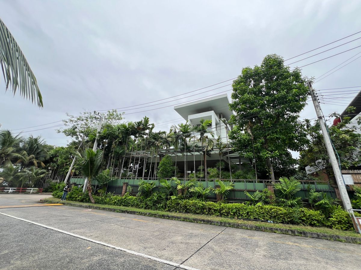 ให้เช่าบ้านแจ้งวัฒนะ เมืองทอง : ✨ ให้เช่า Nichada Thani บ้านหรู 3 ชั้น Lake view 4 นอน 6 น้ำ 320,000 บ.