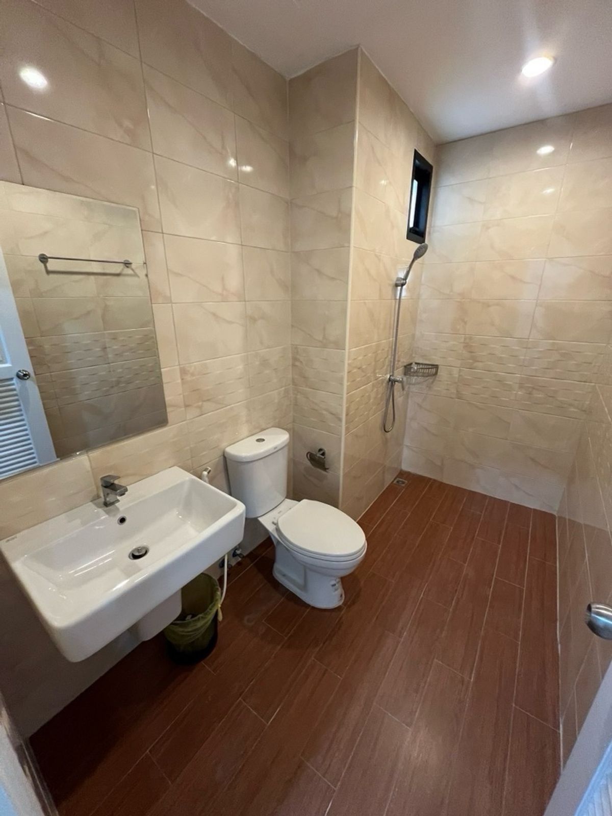 ให้เช่าโฮมออฟฟิศพระราม 3 สาธุประดิษฐ์ : ปล่อยเช่า โมเดิร์น โฮมออฟฟิศ สตูดิโอ ริมถนนใหญ่ พระราม 3 - รัชดาภิเษก แขวงบางโพงพาง เขตยานนาวา กรุงเทพมหานคร | จอดรถได้ 4 คัน | จดทะเบียนบริษัท หรือเช่าทำธุรกิจเชิงพาณิชย์ได้