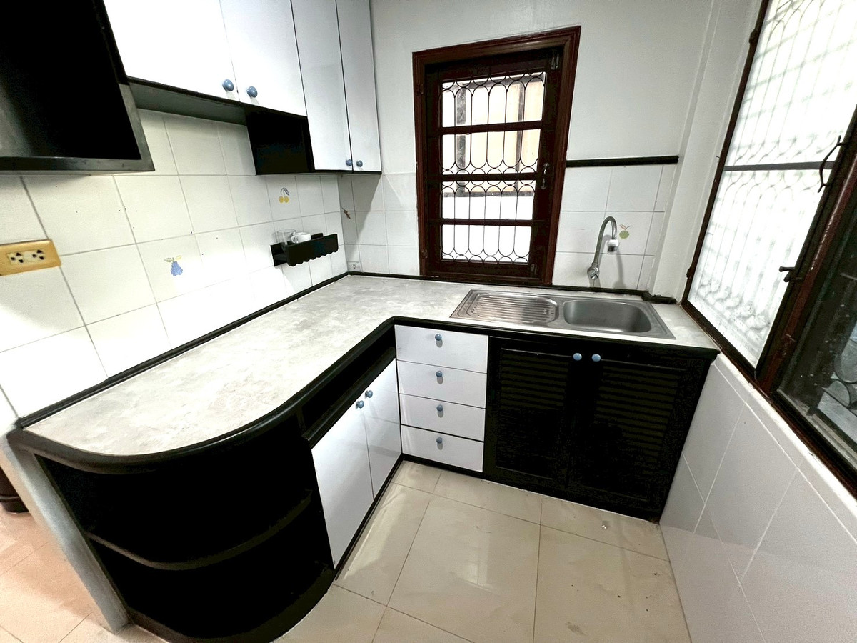 For RentHouseChaengwatana, Muangthong : 3bedroom house in Soi Chaengwattana-Pak Kret 19, behind the Software Park building, opposite Central Chaengwattana.