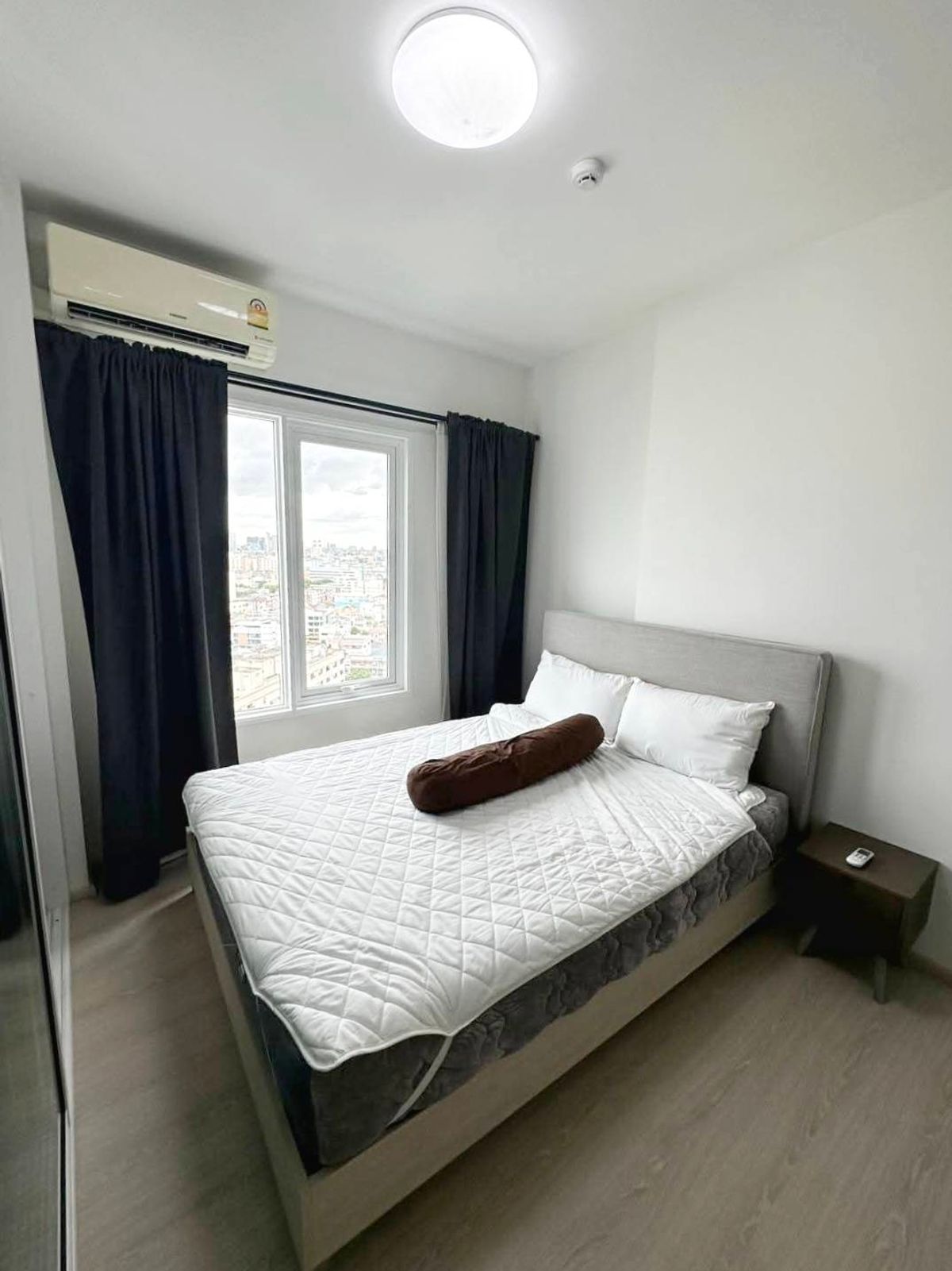 For RentCondoRatchadapisek, Huaikwang, Suttisan : Rental room, Chapter One Eco Ratchada - Huai Khwang | Floor 15, the view is ready to approach MRT Huai Khwang.