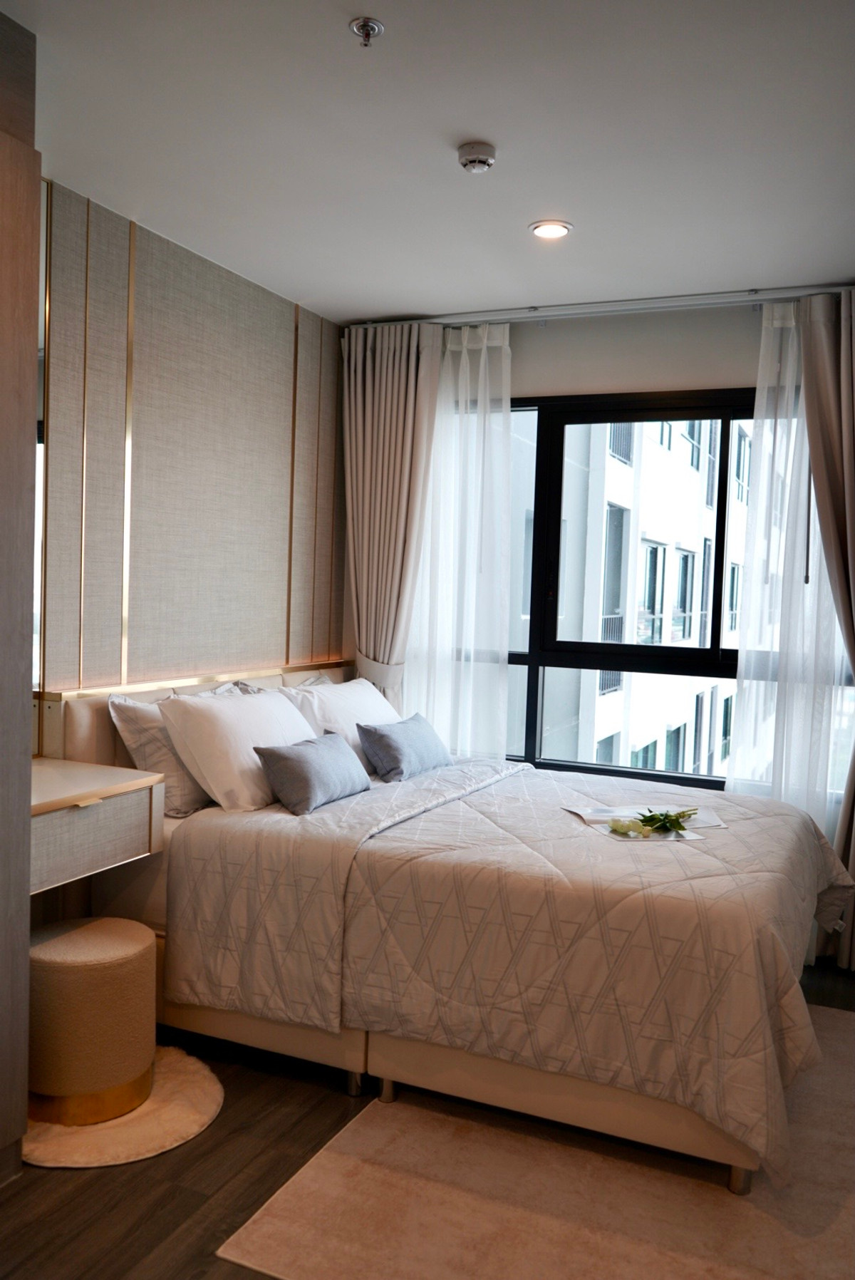 ให้เช่าคอนโดเสรีไทย-นิด้า : (for rent) Ideo Ramkhamhaeng - Lam Sali Station ใกล้ MRT แยกลำสาลี 50 ม.
