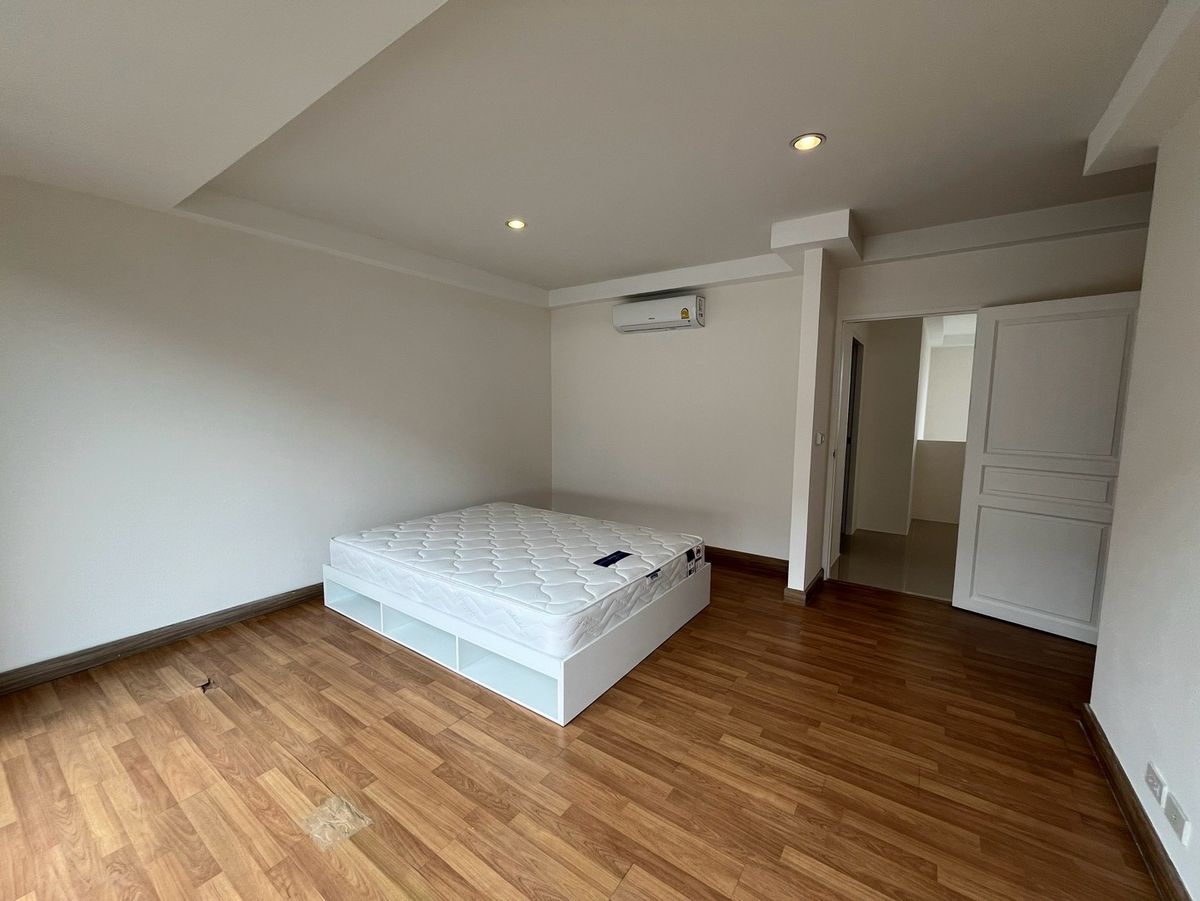 ให้เช่าโฮมออฟฟิศพระราม 3 สาธุประดิษฐ์ : ปล่อยเช่า โมเดิร์น โฮมออฟฟิศ สตูดิโอ ริมถนนใหญ่ พระราม 3 - รัชดาภิเษก แขวงบางโพงพาง เขตยานนาวา กรุงเทพมหานคร | จอดรถได้ 4 คัน | จดทะเบียนบริษัท หรือเช่าทำธุรกิจเชิงพาณิชย์ได้