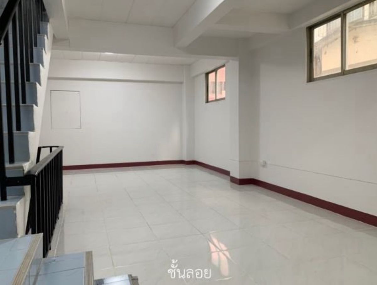 For RentShop HouseSathorn, Narathiwat : Renting a 5.5 -story commercial building, Sathorn - St. Louis, Soi Charoenrat 3 Thung, Don Temple, Sathon, Bangkok