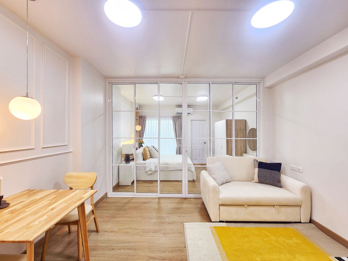 For SaleCondoPattanakan, Srinakarin : sell !! Supalai Park Srinakarin (Supalai Park Srinakarin). The room is wide, the feeling is like at home. The sky garden must be this project only.