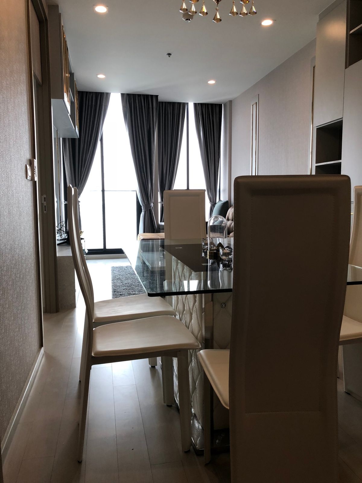 For RentCondoWitthayu, Chidlom, Langsuan, Ploenchit : (For Rent) Noble Ploenchit, attached to the Ploenchit BTS