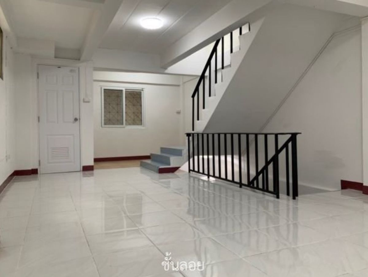 For RentShop HouseSathorn, Narathiwat : Renting a 5.5 -story commercial building, Sathorn - St. Louis, Soi Charoenrat 3 Thung, Don Temple, Sathon, Bangkok