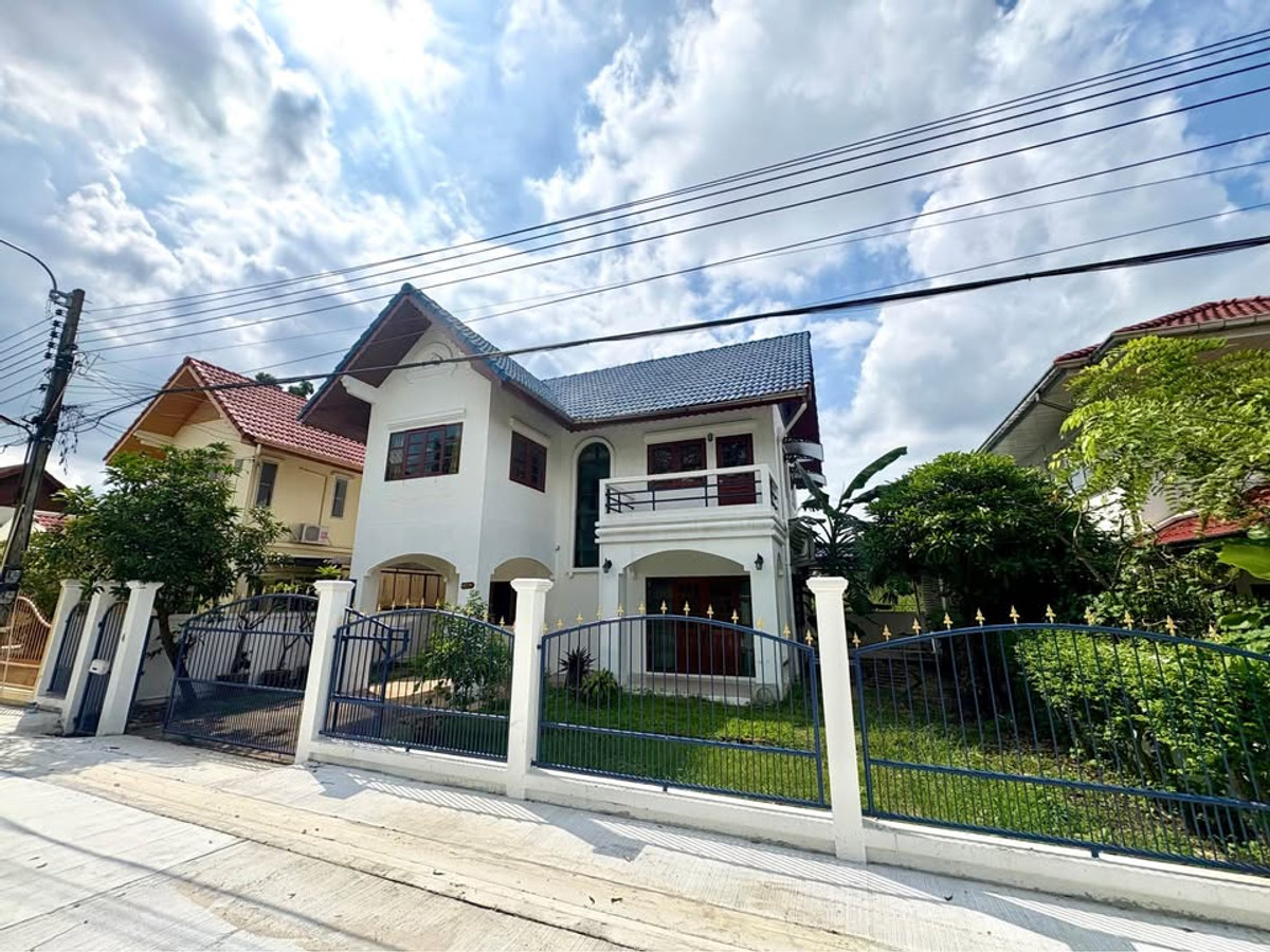 For RentHouseChaengwatana, Muangthong : 3bedroom house in Soi Chaengwattana-Pak Kret 19, behind the Software Park building, opposite Central Chaengwattana.