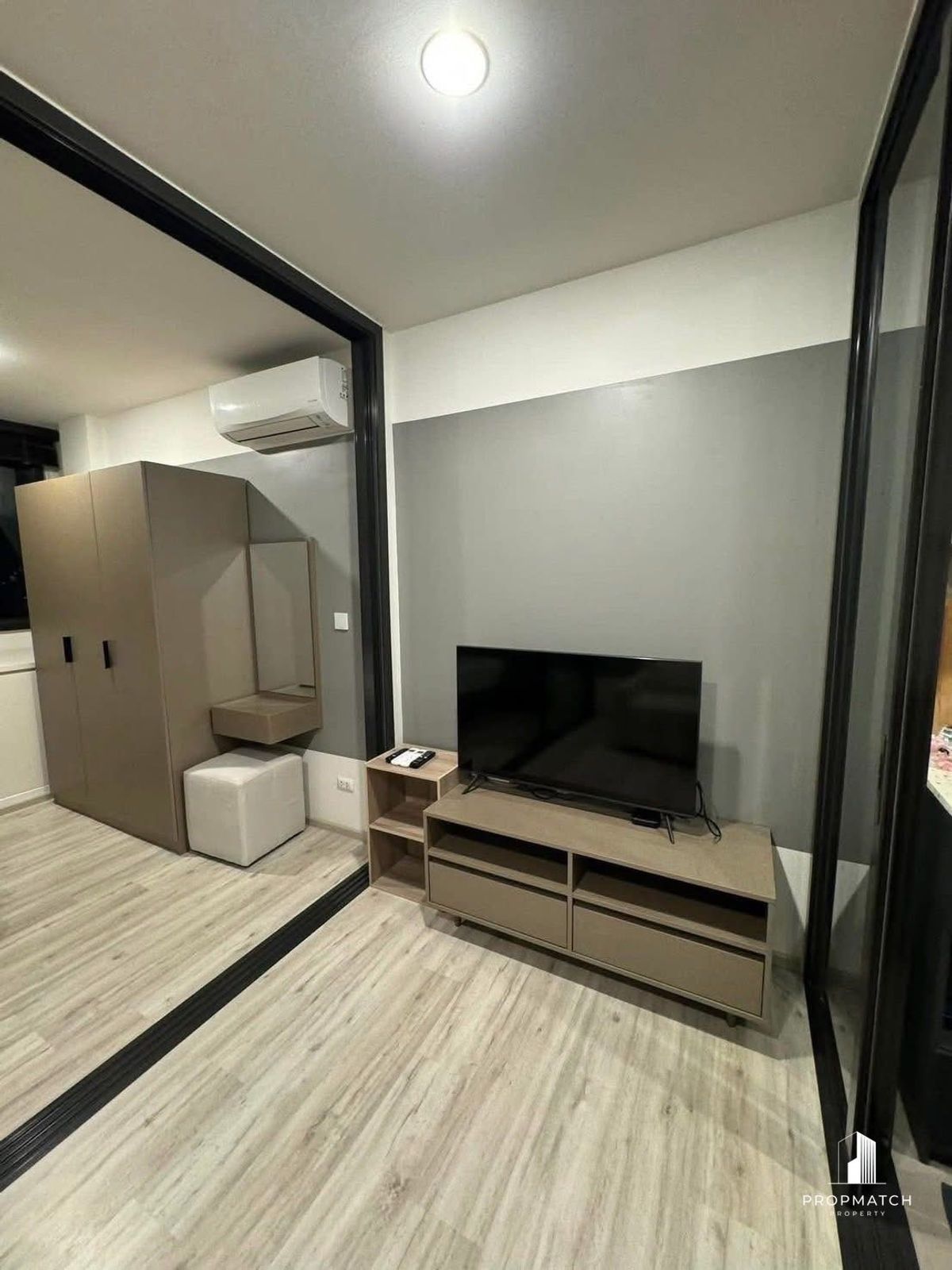 ให้เช่าคอนโดรัชดา ห้วยขวาง : ✨Flash Deal ✨XT Huaikhwang( 1Bed 1Bath 28SQM.) แต่งครบพร้อมอยู่ !! เพียง 15,000 บาทต่อเดือน Tel.0981315848 @propmatch