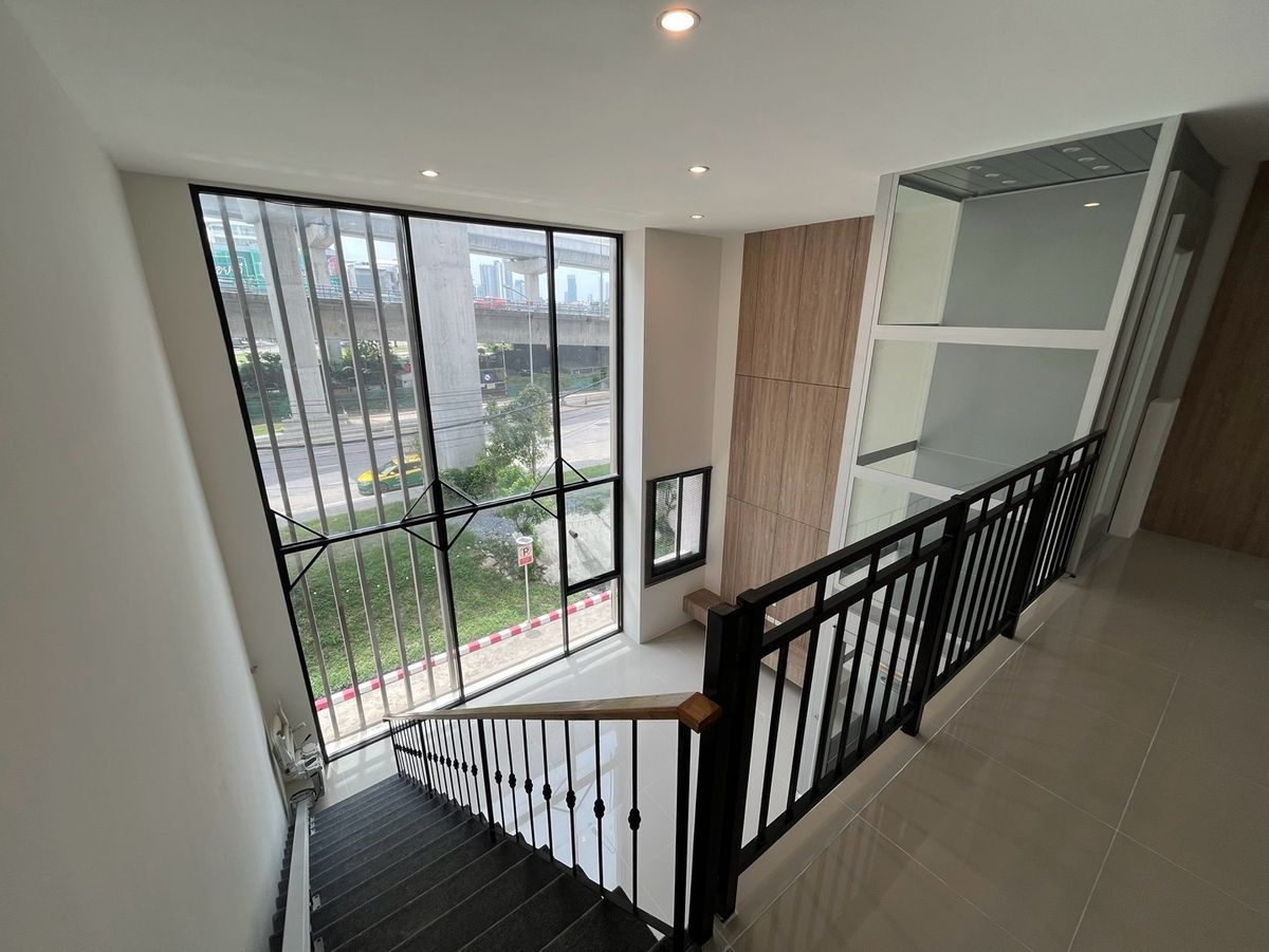 ให้เช่าโฮมออฟฟิศพระราม 3 สาธุประดิษฐ์ : ปล่อยเช่า โมเดิร์น โฮมออฟฟิศ สตูดิโอ ริมถนนใหญ่ พระราม 3 - รัชดาภิเษก แขวงบางโพงพาง เขตยานนาวา กรุงเทพมหานคร | จอดรถได้ 4 คัน | จดทะเบียนบริษัท หรือเช่าทำธุรกิจเชิงพาณิชย์ได้