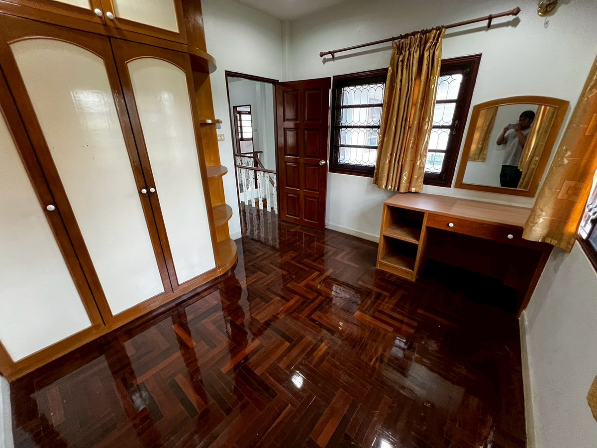 For RentHouseChaengwatana, Muangthong : 3bedroom house in Soi Chaengwattana-Pak Kret 19, behind the Software Park building, opposite Central Chaengwattana.