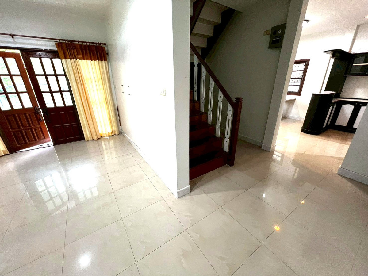 For RentHouseChaengwatana, Muangthong : 3bedroom house in Soi Chaengwattana-Pak Kret 19, behind the Software Park building, opposite Central Chaengwattana.