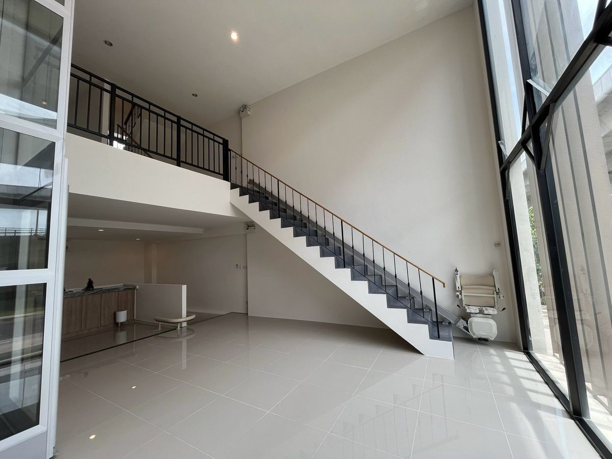 ให้เช่าโฮมออฟฟิศพระราม 3 สาธุประดิษฐ์ : ปล่อยเช่า โมเดิร์น โฮมออฟฟิศ สตูดิโอ ริมถนนใหญ่ พระราม 3 - รัชดาภิเษก แขวงบางโพงพาง เขตยานนาวา กรุงเทพมหานคร | จอดรถได้ 4 คัน | จดทะเบียนบริษัท หรือเช่าทำธุรกิจเชิงพาณิชย์ได้