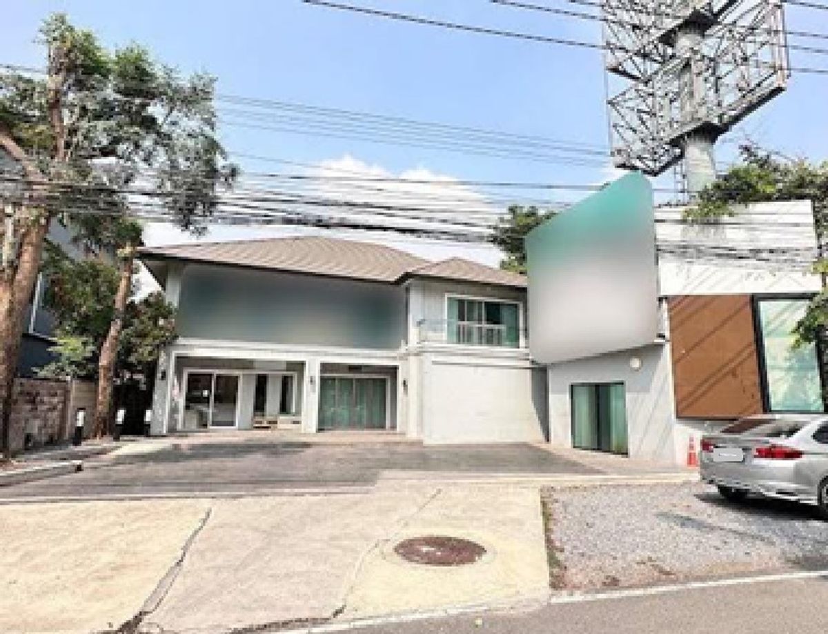 ให้เช่าโชว์รูมเลียบทางด่วนรามอินทรา : For Rent ให้เช่า บ้าน / Home Office / อาคาร 2 ชั้น  ติดถนนใหญ่ เลียบด่วนรามอินทรา ใกล้ Central Eastville / จอดรถ 9 คัน / ตกแต่งเป็นคลินิคความงาม / เหมาะเปิด คลินิกความงาม / ออฟฟิศ / โชว์รูม / อื่น ๆ