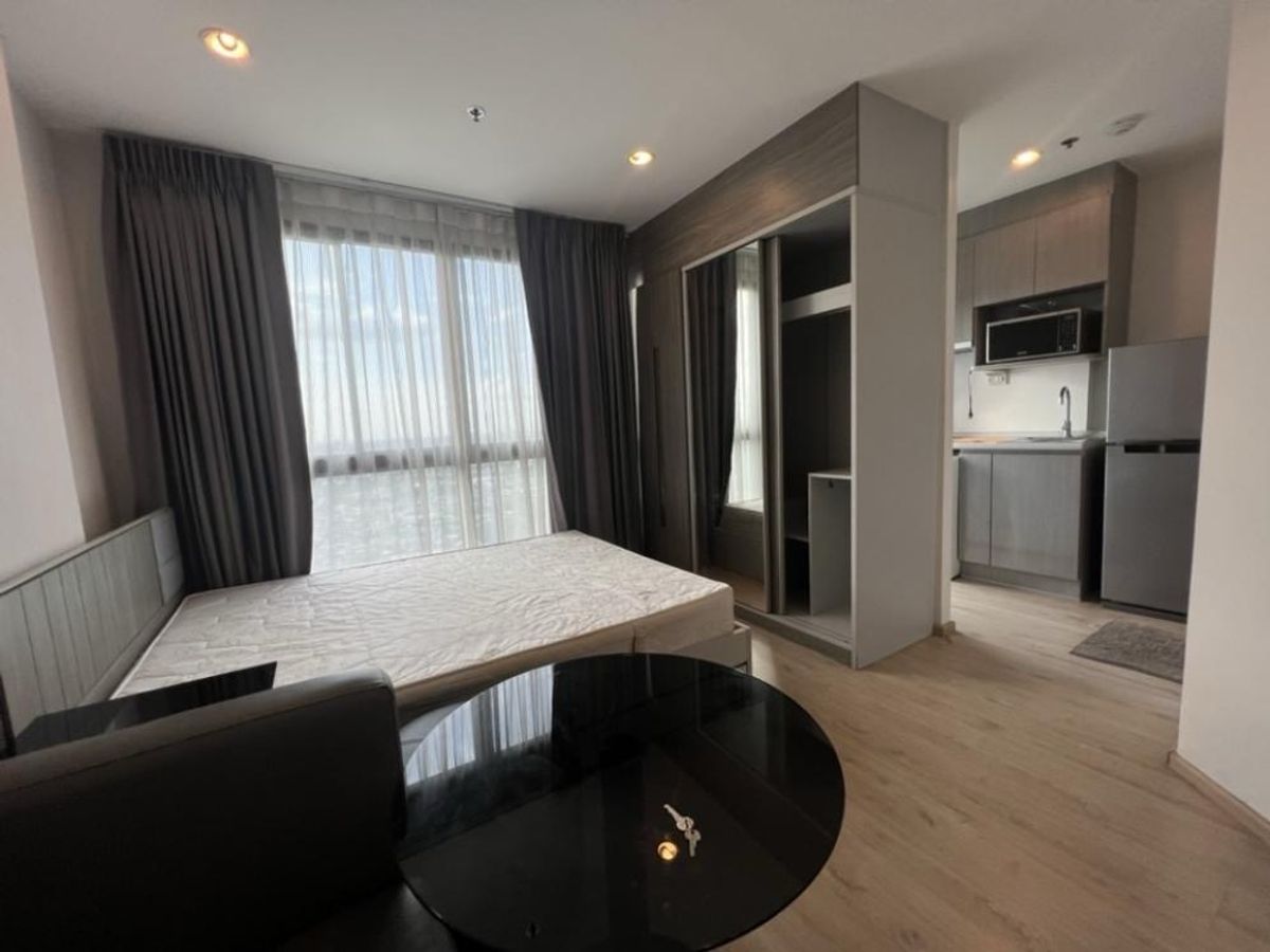 ให้เช่าคอนโดท่าพระ ตลาดพลู วุฒากาศ : Ideo Sathorn Thapra room for Rent
ขนาด 22 ตรม Studio ราคา9,500 
BTS โพธิ์นิตมิตร สนใจนัดเข้าชม 0614162636 