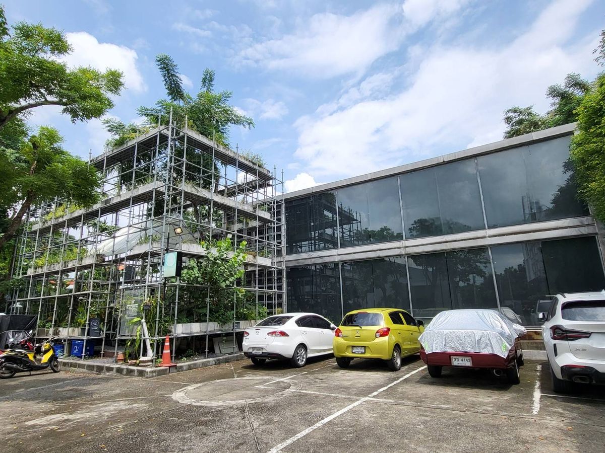 ขายสำนักงานลาดพร้าว101 แฮปปี้แลนด์ : ขายออฟฟิต 2 อาคาร 3 ชั้น และ 2 ชั้น  ซอยลาดพร้าว 93 พทชส 800 ตรม. ที่ดินรวม 537 ตรว. ขาย 86,000,000 บาท