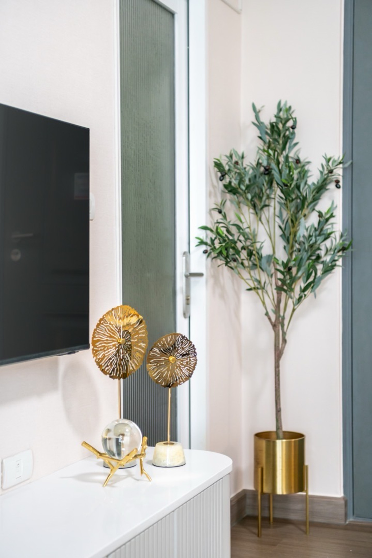 ให้เช่าคอนโดพระราม 9 เพชรบุรีตัดใหม่ RCA : 🔥ให้เช่าด่วน🔥I-Biza Condo RCA เฟอร์นิเจอร์ - เครื่องใช้ไฟฟ้าครบ ห้องทิศเหนือไม่ร้อน พร้อมเข้าอยู่ ❗