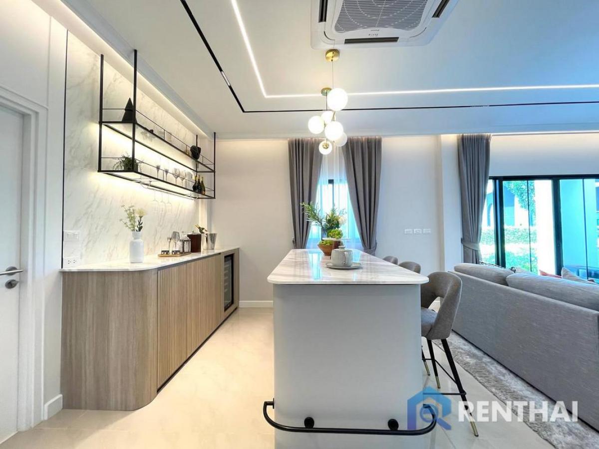 For SaleHousePattaya, Bangsaen, Chonburi : Luxury Sanctuary Near U-Tapao Airport