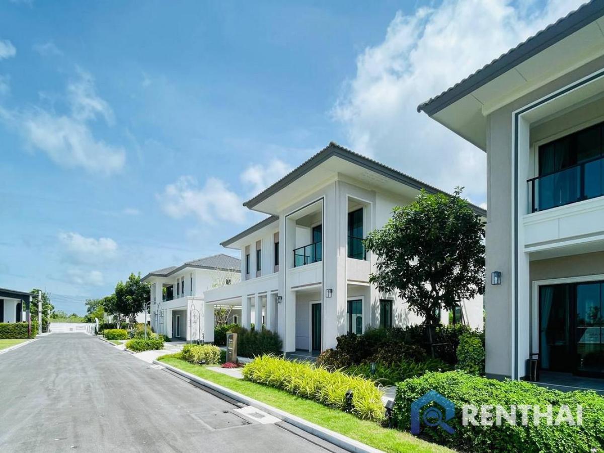 For SaleHousePattaya, Bangsaen, Chonburi : Luxury Sanctuary Near U-Tapao Airport
