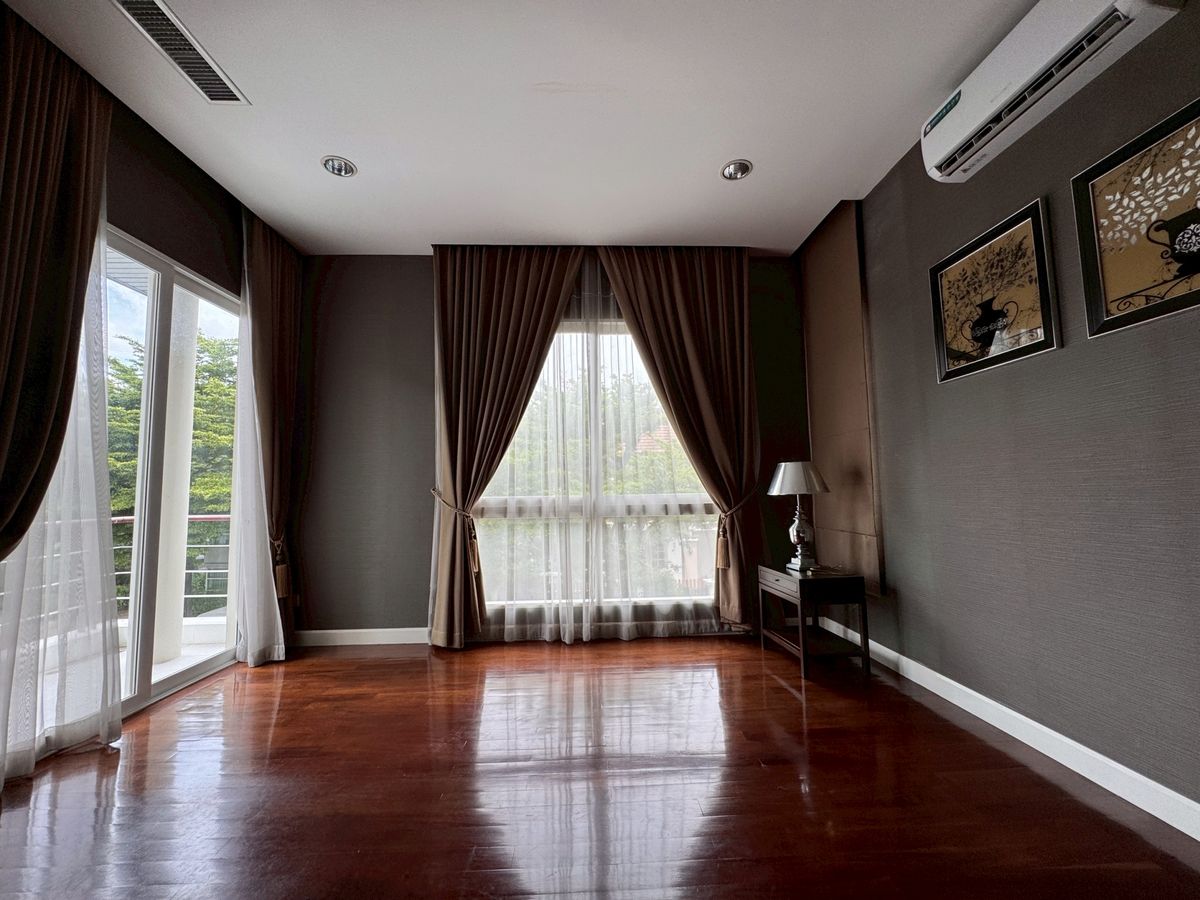 ขายบ้านพุทธมณฑล ศาลายา : (For Sale) Nirvana Icon Pinklao 19.5 ล้านบาท 3 ห้องนอน 4 ห้องน้ำ ขนาด 145 ตร.ว. โทร 0838824256 Big