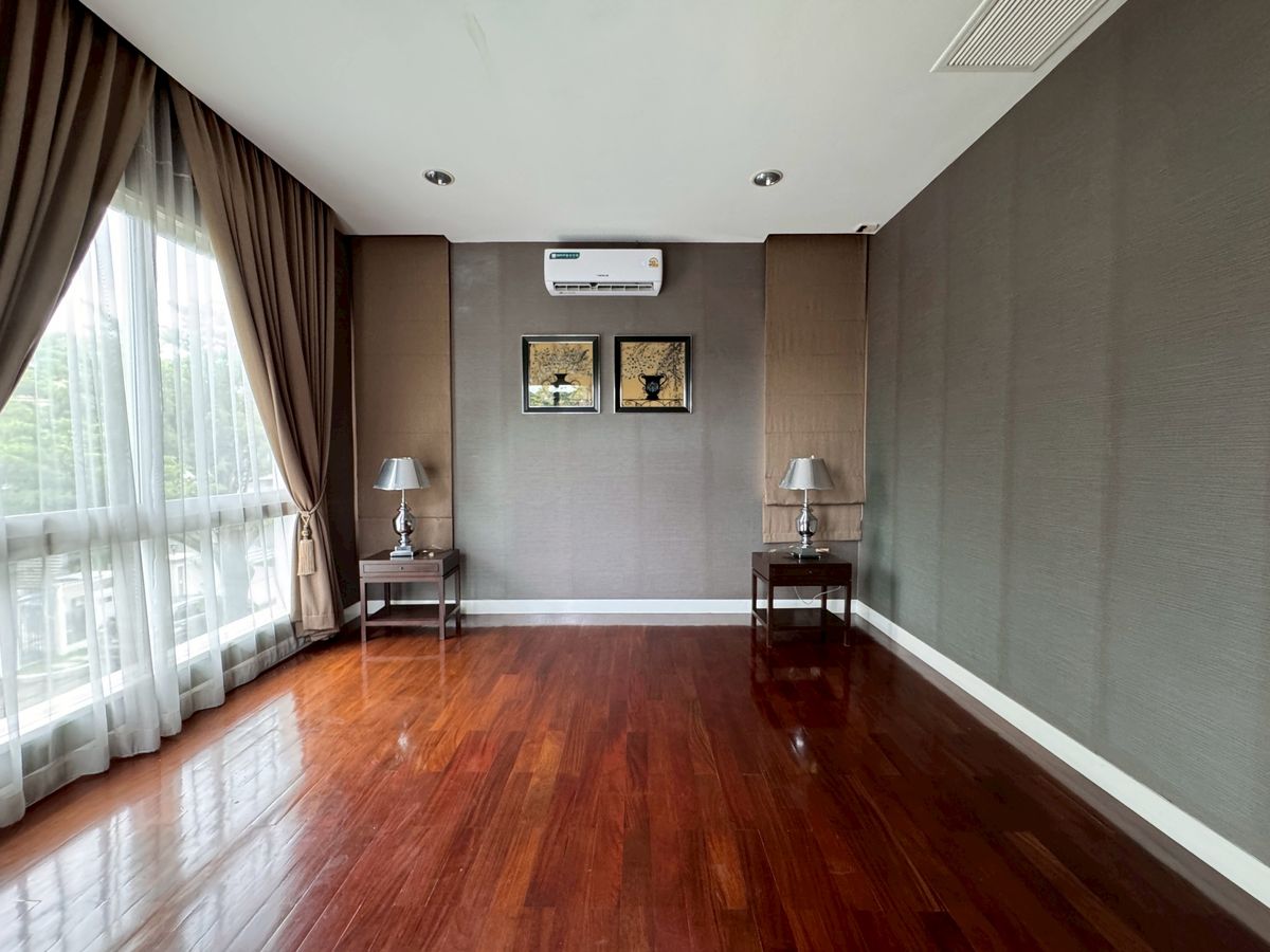 ขายบ้านพุทธมณฑล ศาลายา : (For Sale) Nirvana Icon Pinklao 19.5 ล้านบาท 3 ห้องนอน 4 ห้องน้ำ ขนาด 145 ตร.ว. โทร 0838824256 Big