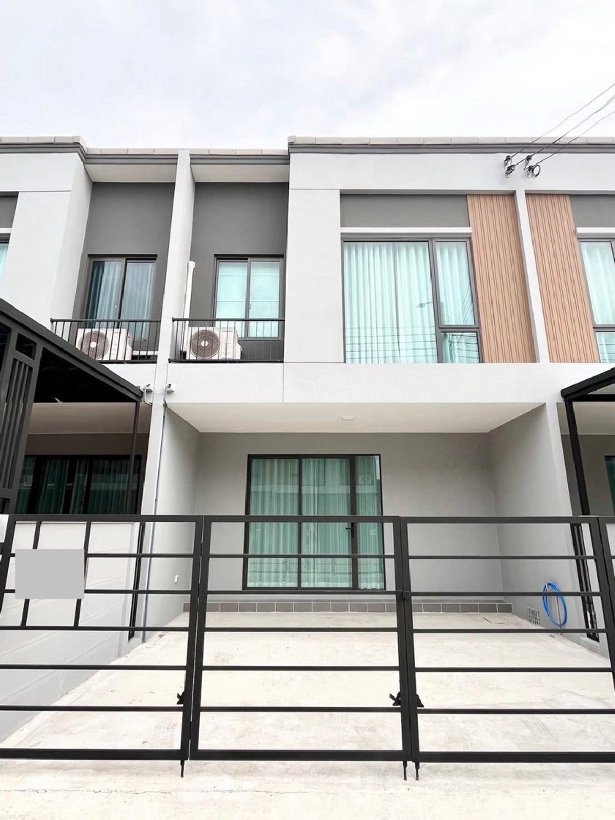 🌟ให้เช่าทาวน์โฮม พลีโน่ สุขุมวิท-บางนา 2 ทาวน์โฮม 2 ชั้น 3 ห้องนอน|2 ห้องน้ำ ตกแต่งสวย-รับสัตว์เลี้ยง💥ค่าเช่า 32,000 บาท|เดือน Loading...