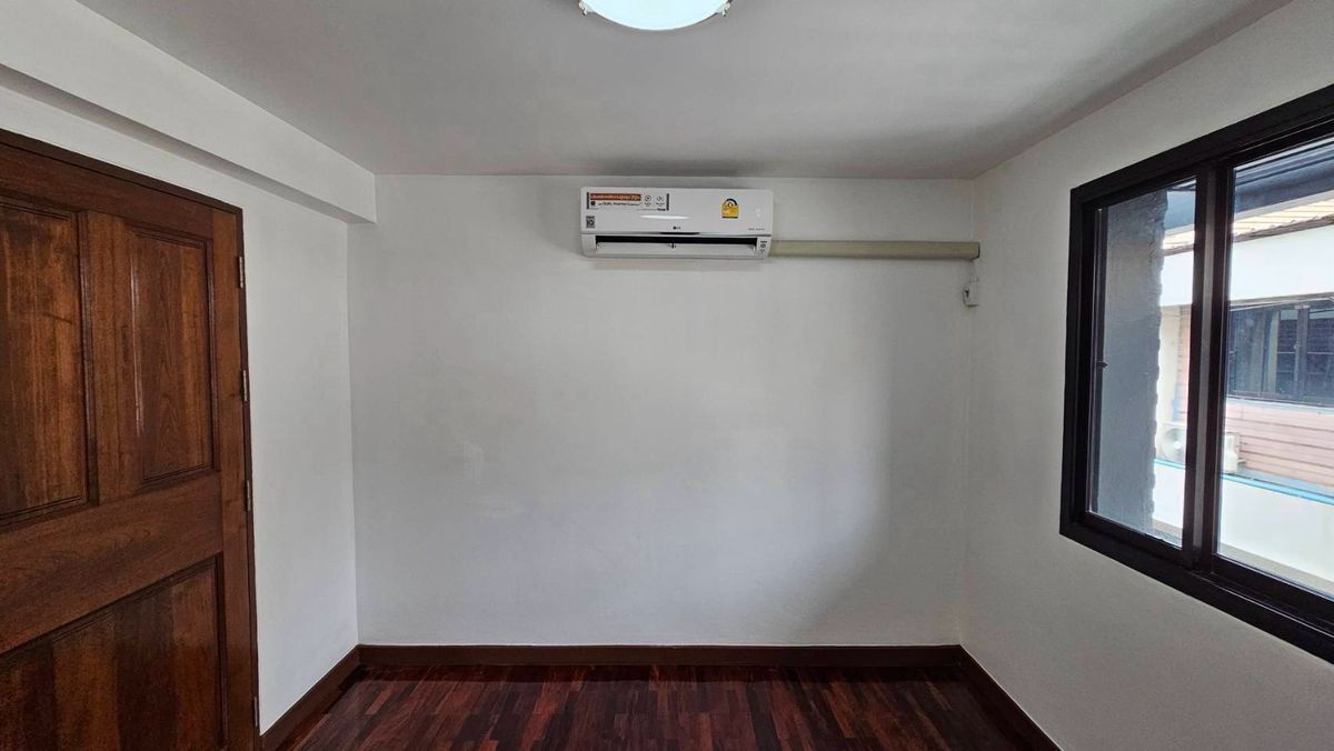 ขายโฮมออฟฟิศเลียบทางด่วนรามอินทรา : ขาย โฮมออฟฟิศ เดอะ ฮาบิแทท ศรีวรา ถนนศรีวรา ซอยลาดพร้าว 94 แขวงวังทองหลาง เขตวังทองหลาง กรุงเทพมหานคร 