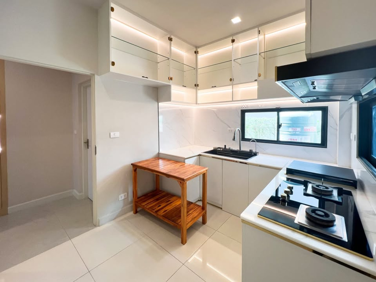 For RentHouseVipawadee, Don Mueang, Lak Si : 4Bedroom House with Smart Home System and Koi Pond near Don Mueang Airport