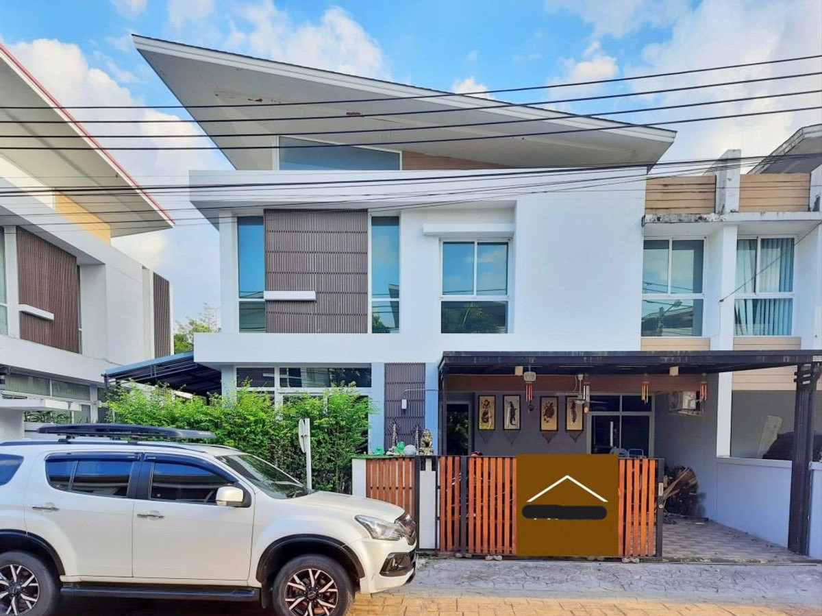 For RentHouseVipawadee, Don Mueang, Lak Si : House on Vibhavadi Road, 5-minute drive from Don Mueang Airport. 2-story, 3 bedrooms, 3 bathrooms.