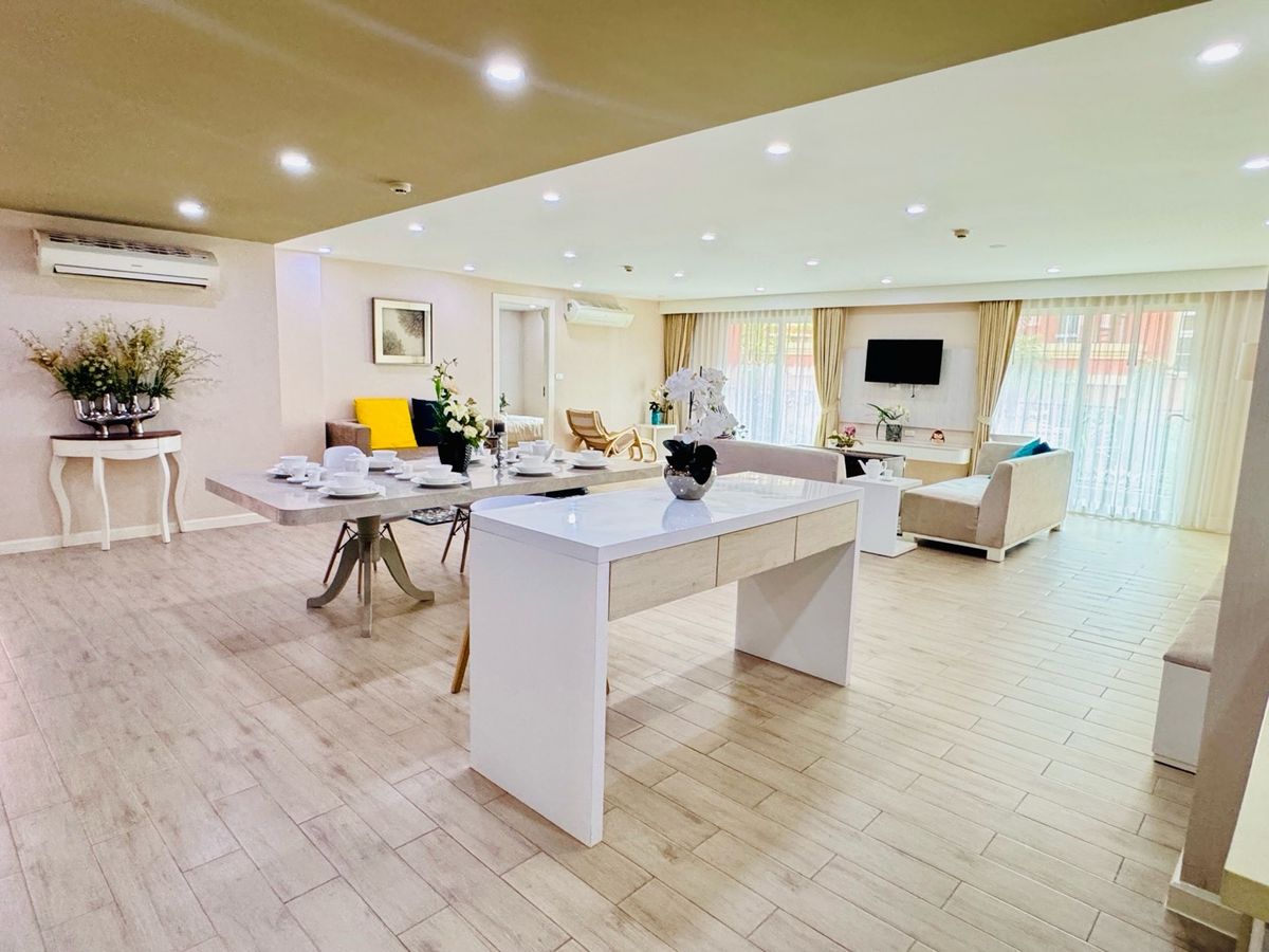 ขายคอนโดพัทยา บางแสน ชลบุรี สัตหีบ : Luxury Penthouse วิวสระ ใกล้ทะเล