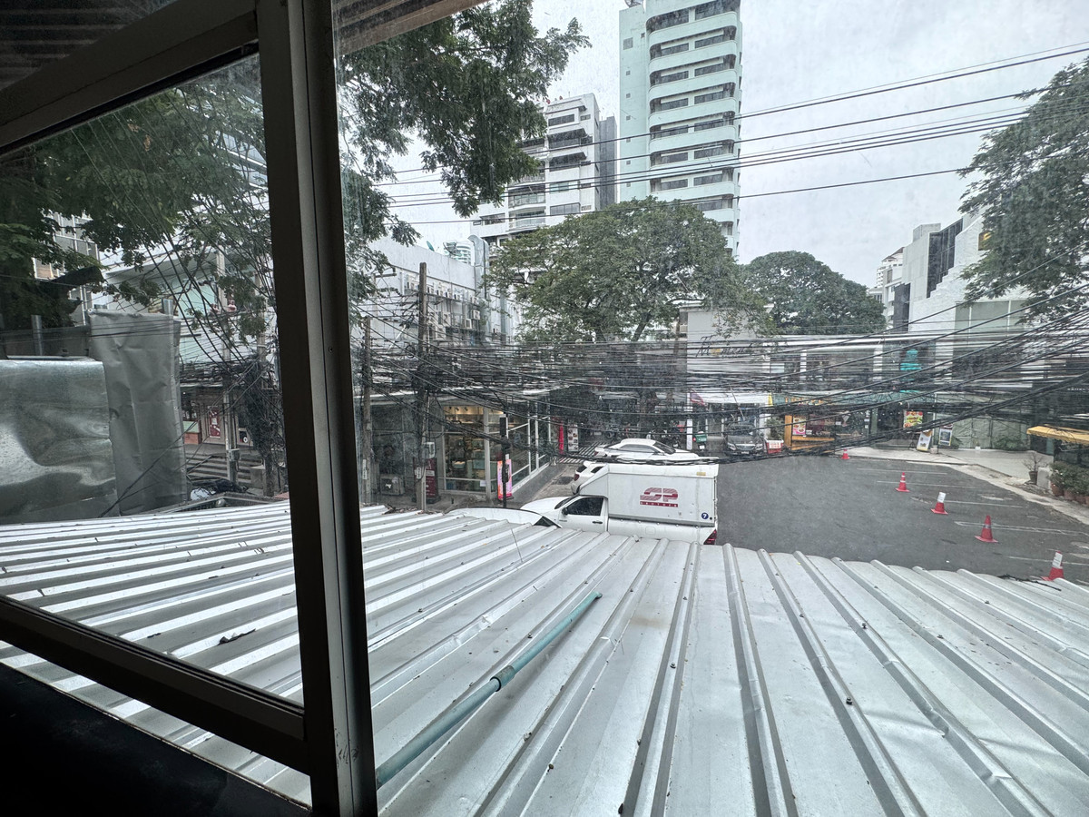 For RentRetail SpaceSukhumvit, Asoke, Thonglor : Rent a great value area of Soi Thonglor 13 (Sukhumvit 55), good location near the business area (N.1806)