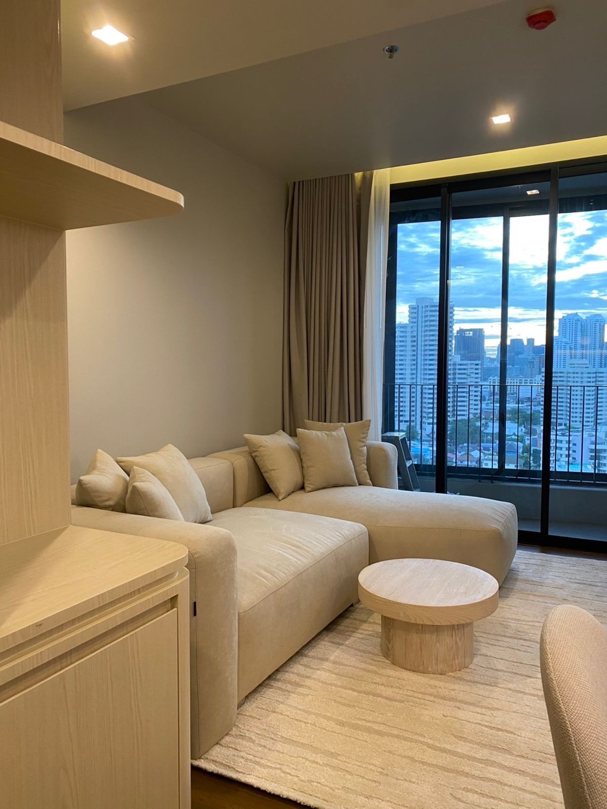 For RentCondoSukhumvit, Asoke, Thonglor : 🌇 Corner Unit with City Sunset | Ideo Q Sukhumvit 36 🌿