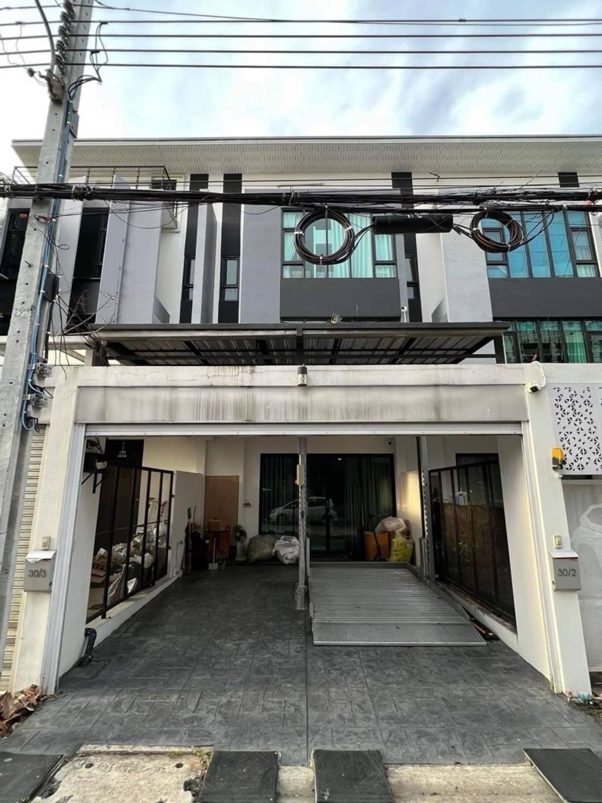 ทาวน์โฮมเกษตร นวมินทร์ ลาดปลาเค้า : ขาย/ให้เช่า Neo Space plus ทาวโฮม 3 ชั้นครึ่ง
