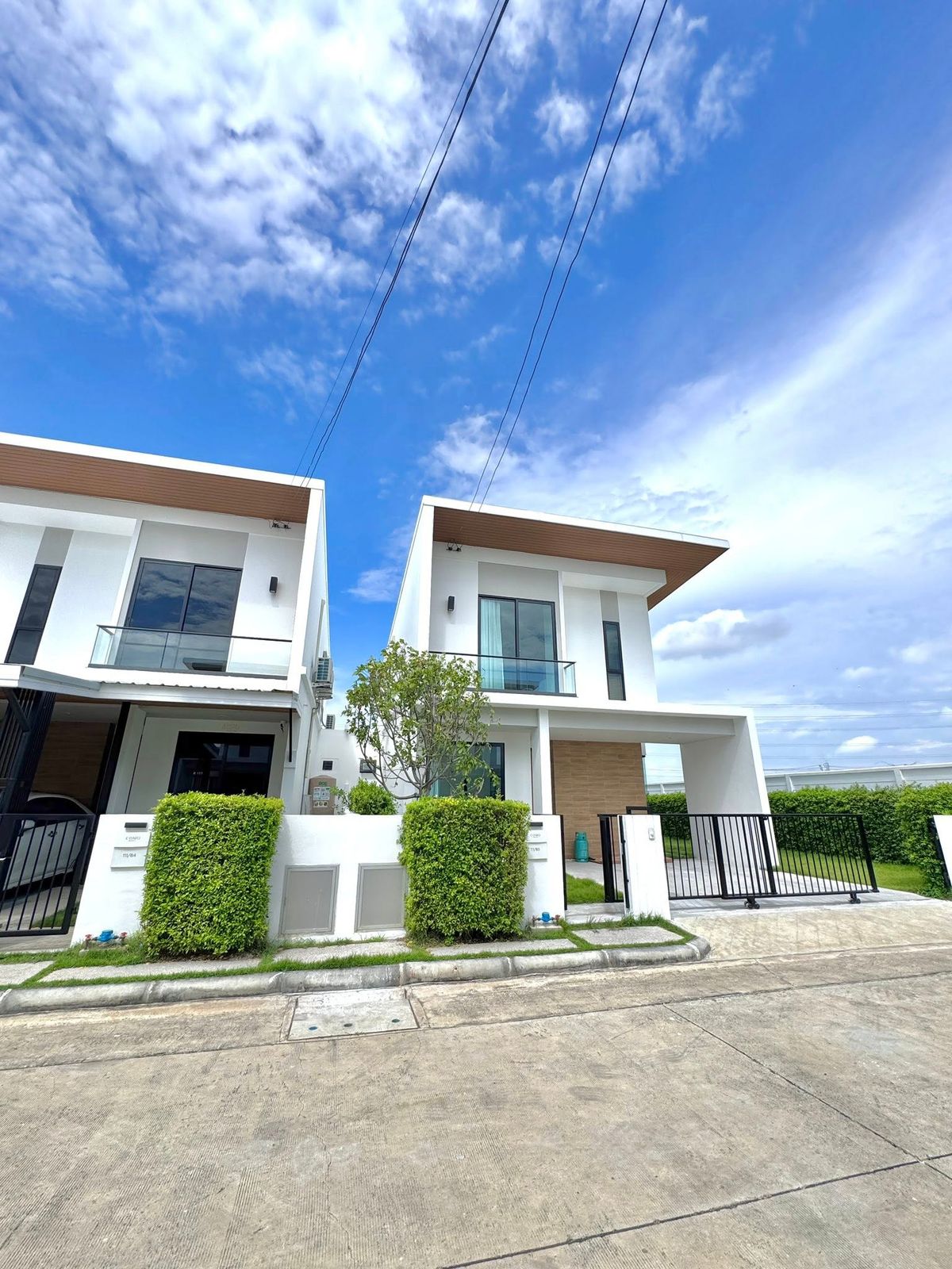 ให้เช่าบ้านบางนา แบริ่ง ลาซาล : 🔴57,000฿🔴 𝗖𝗼𝗺𝗼 𝗕𝗶𝗮𝗻𝗰𝗮 𝗕𝗮𝗻𝗴𝗻𝗮┃โคโม่ เบียงก้า บางนา ✅ ใกล้ Mega Bangna ยินดีบริการ🙏สนใจทัก 𝙇𝙄𝙉𝙀 มานะคะ (ตอบไวมาก):​📱 รหัสทรัพย์​ 6807-2906 📱: ไอดีไลน์:@bbcondo88