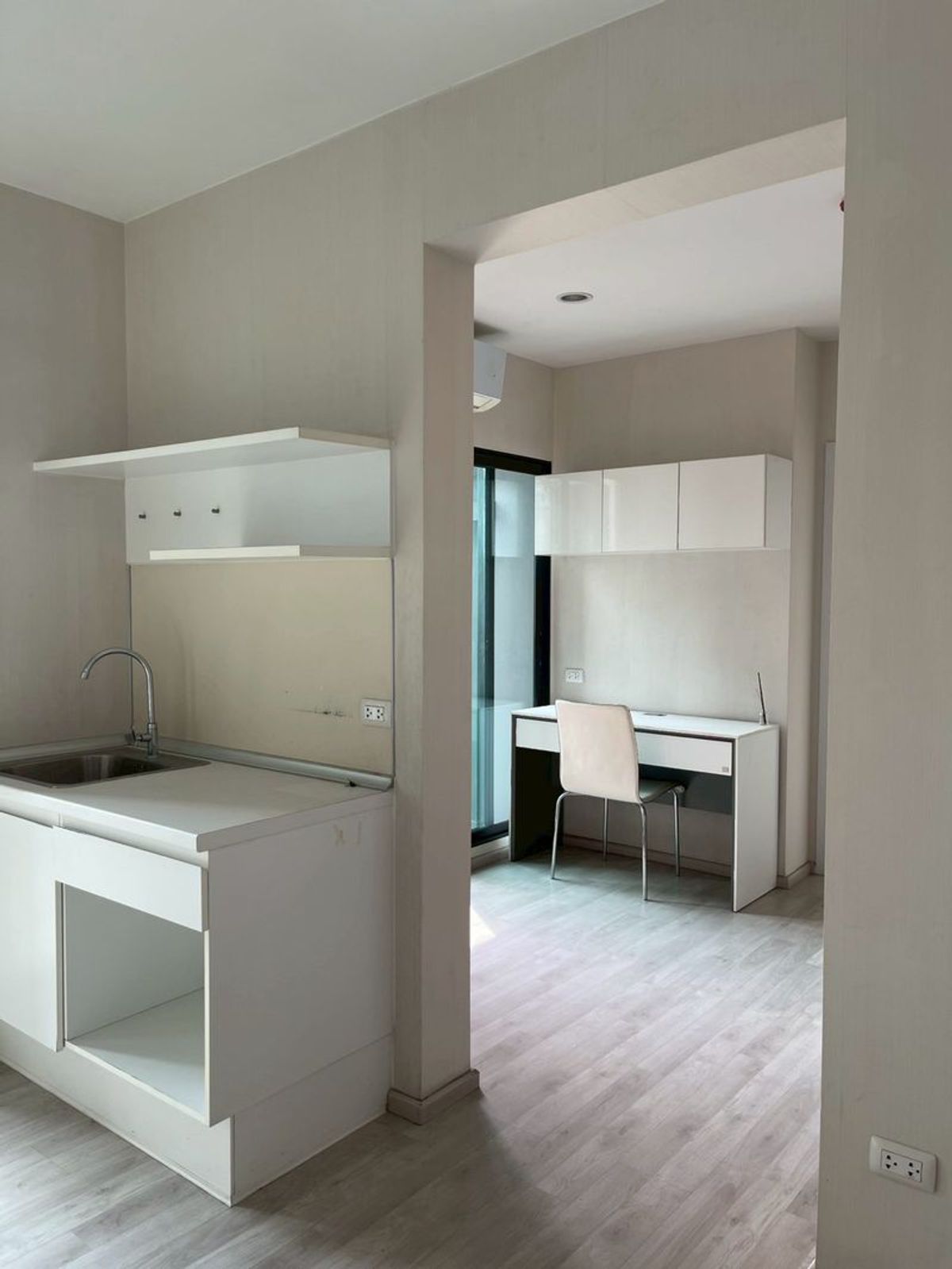 ขายคอนโดนนทบุรี บางใหญ่ บางบัวทอง : Plum Condo Central Station ขนาด 48 ตารางเมตร 2 ห้องนอน 2 ห้องน้ำ ชั้น 22 ตำบลเสาธงหิน อำเภอบางใหญ่ นนทบุรี